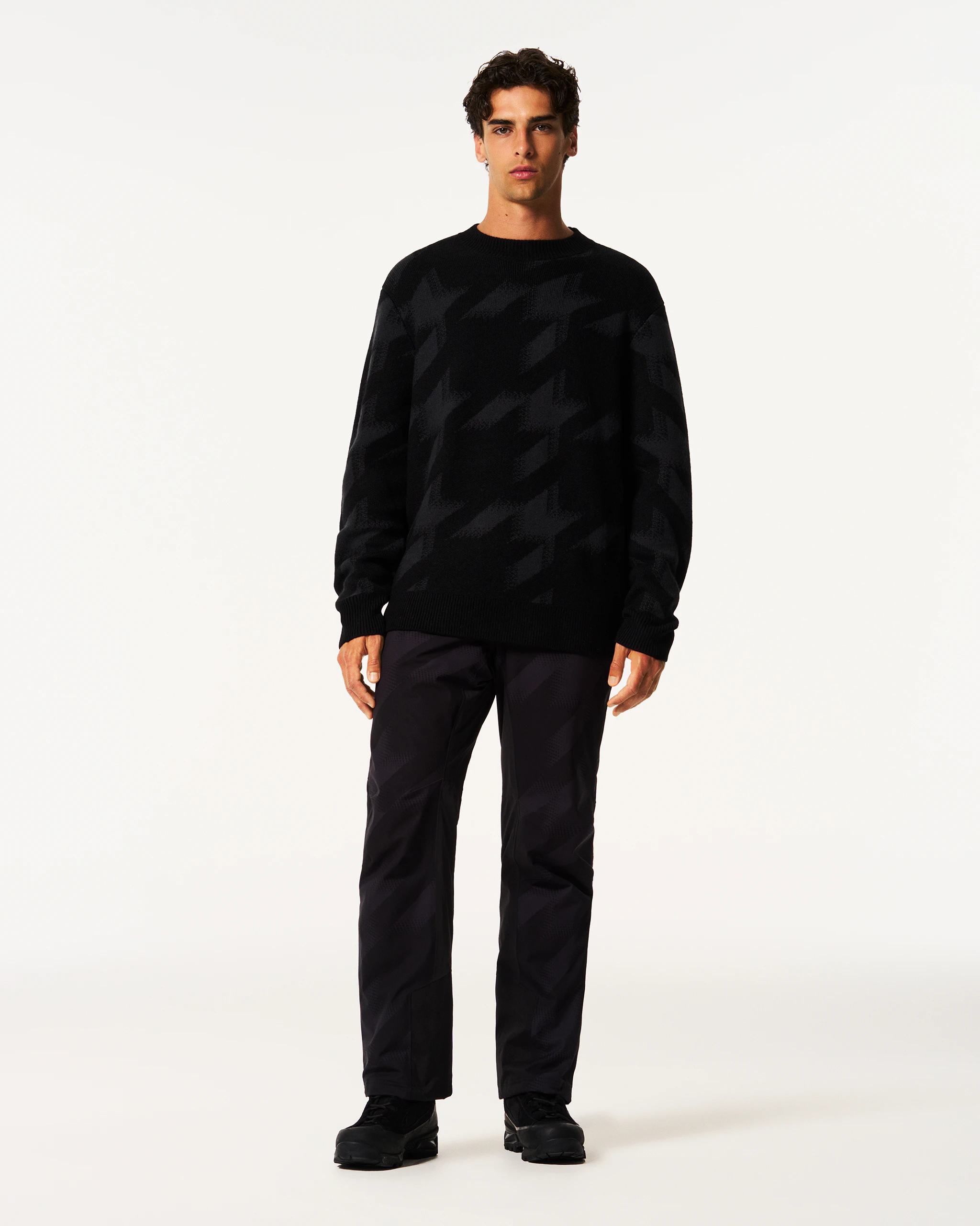 Volume sleeve Wool mix C T ブラック Hallam Merino Wool Crew Neck Men's | Arc'teryx United States