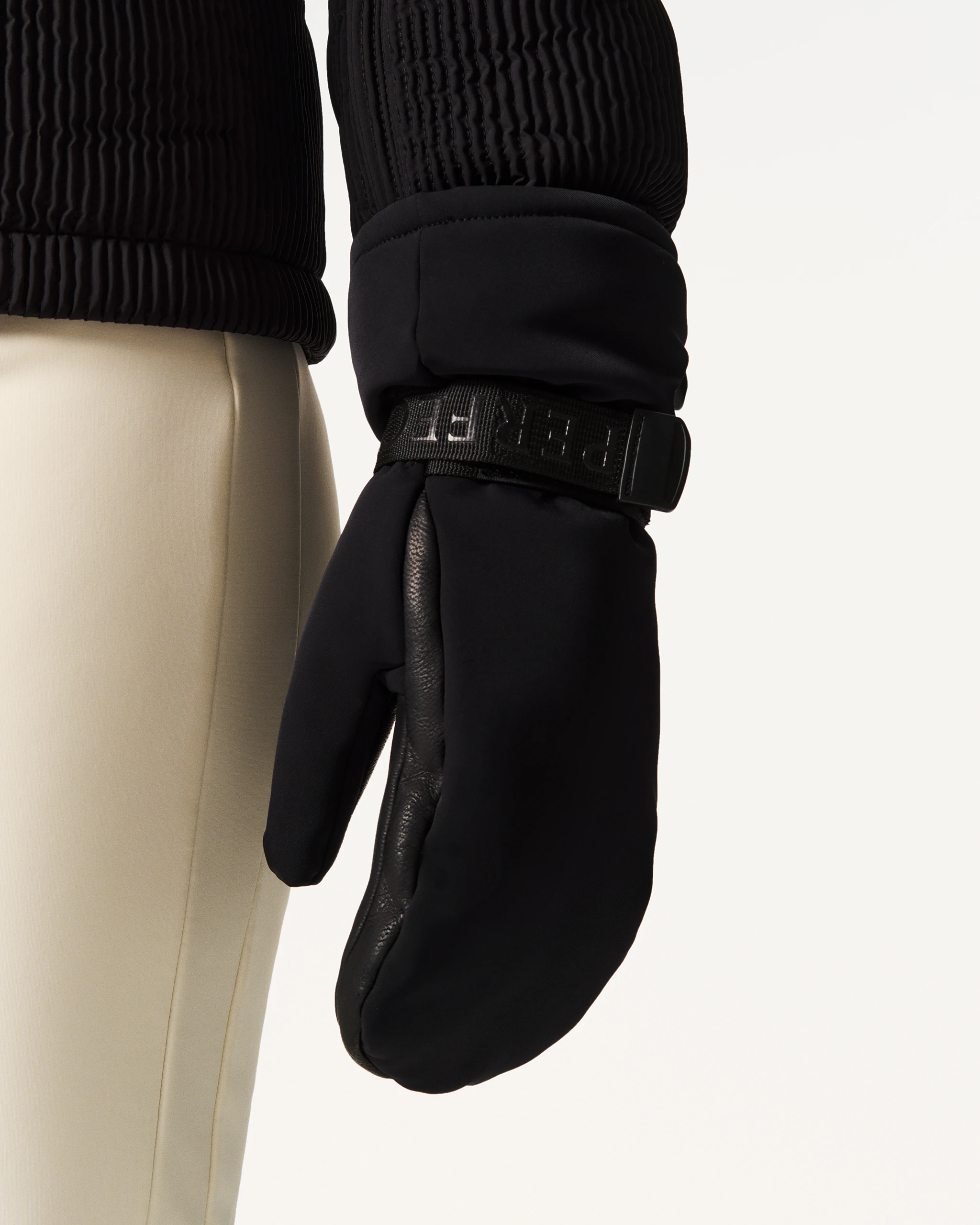 Davos Mitts | Perfect Moment