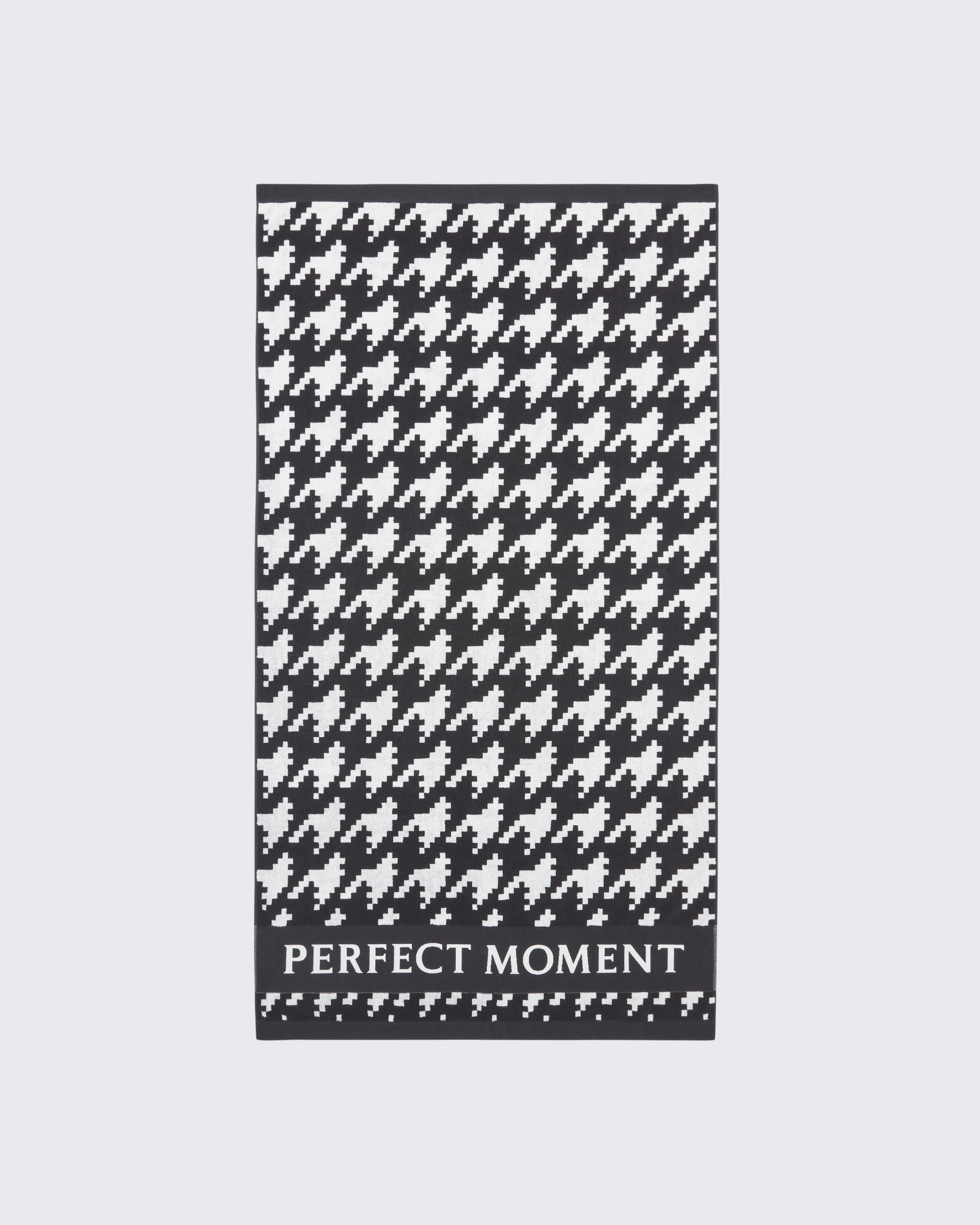 Perfect Moment Houndstooth Beach Towel Onesize In Houndstooth-black-snow-white