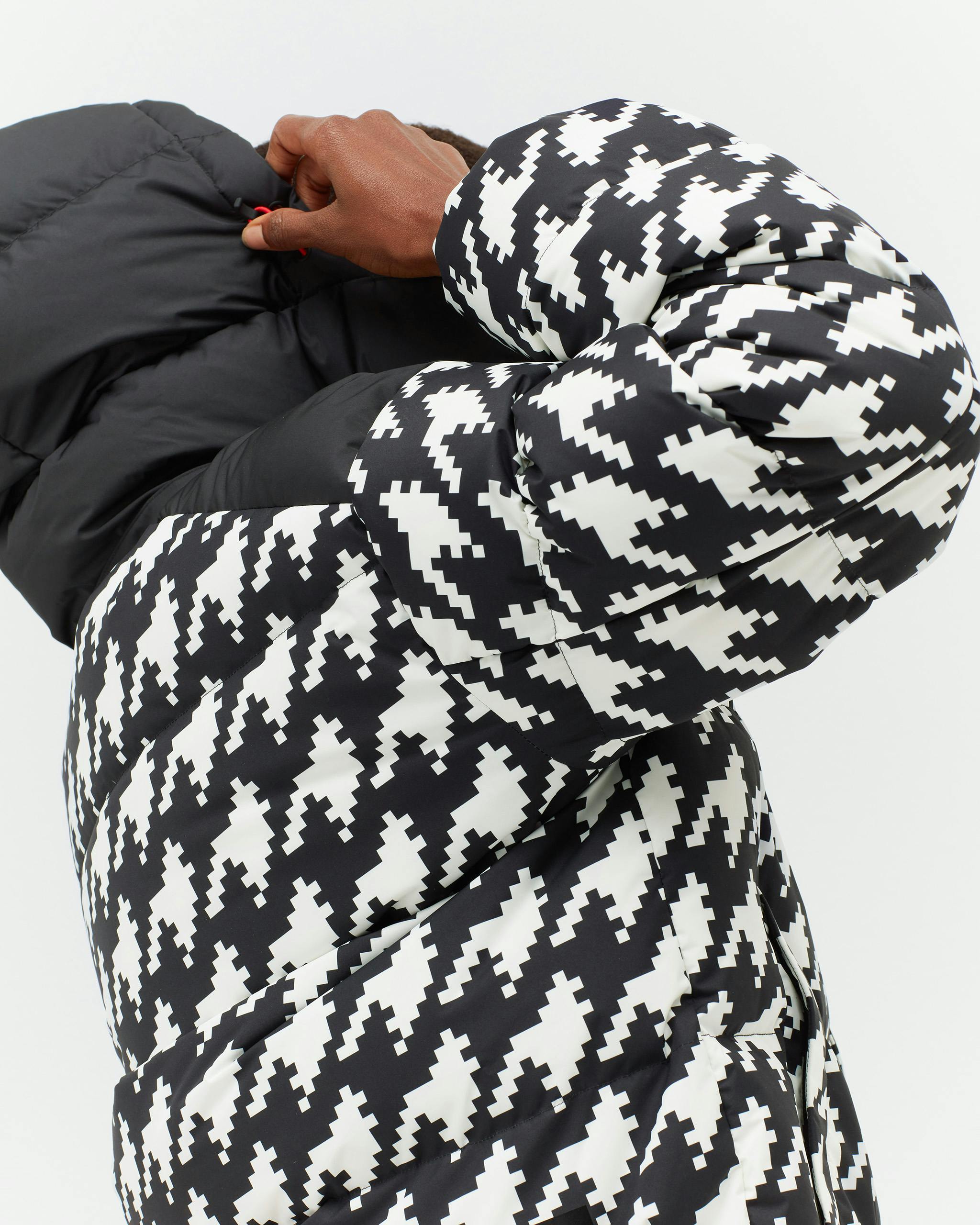 Houndstooth Moment Puffer 4