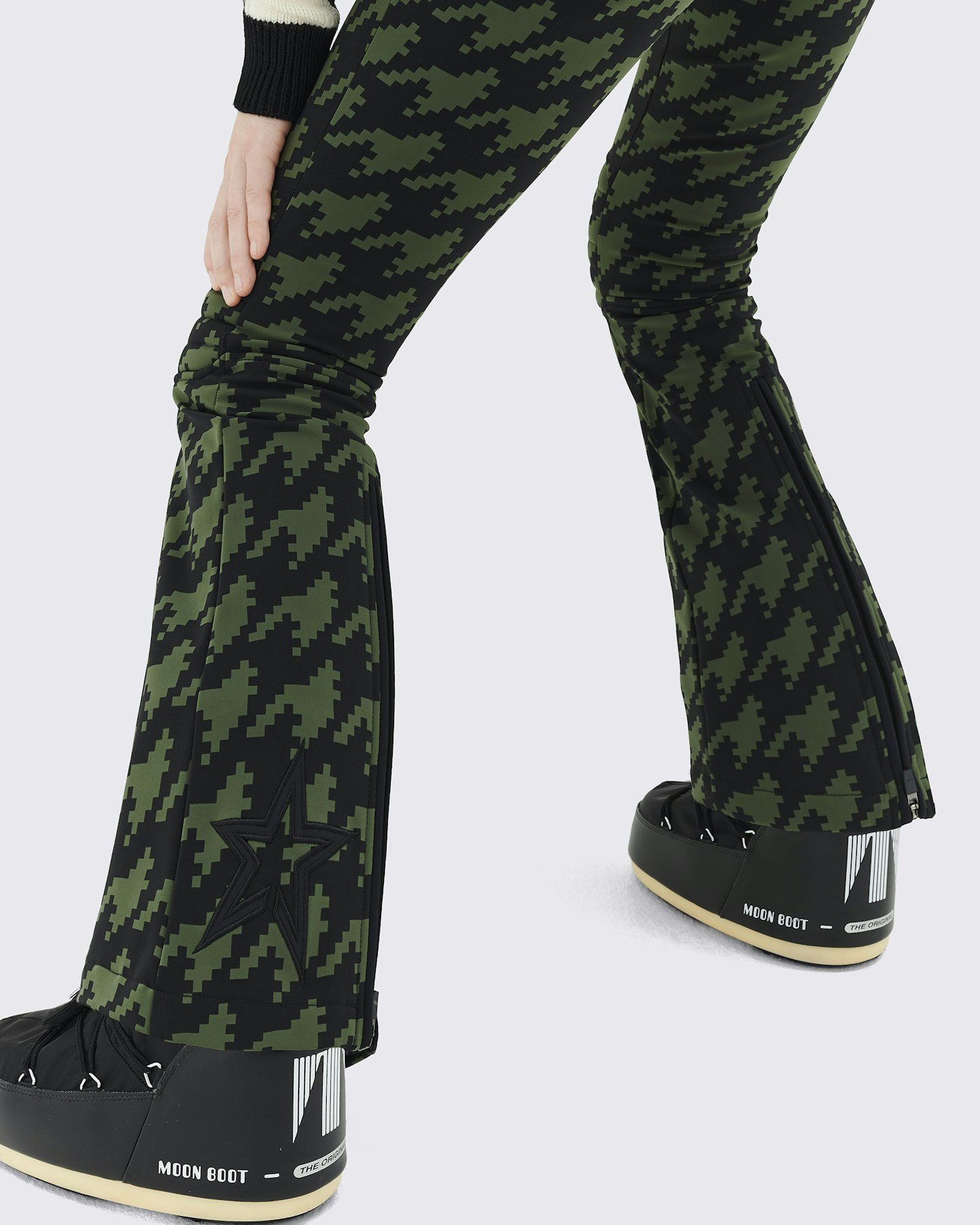 Houndstooth Mid-Rise Aurora Flare Pant 5