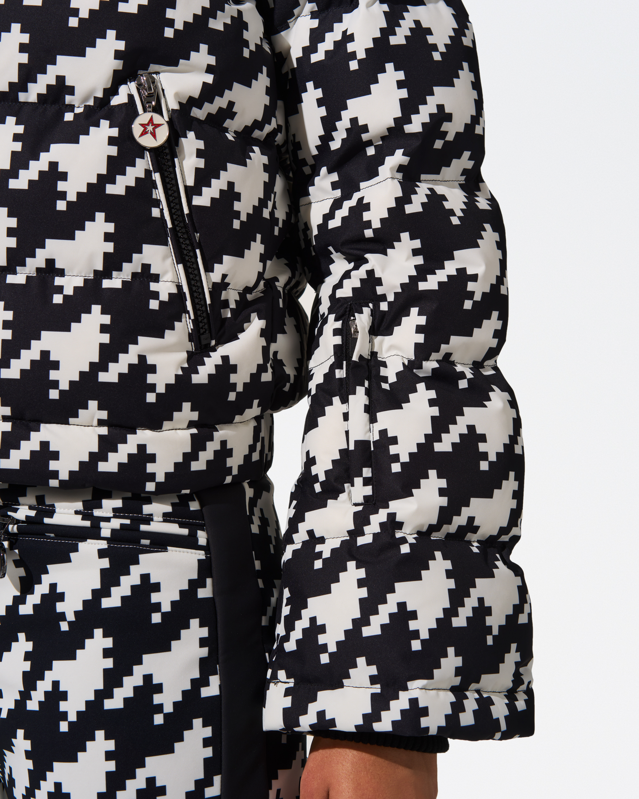 【関税込み】Perfect Moment ダウン Houndstooth Polar Flare Down Jacket | Perfect Moment