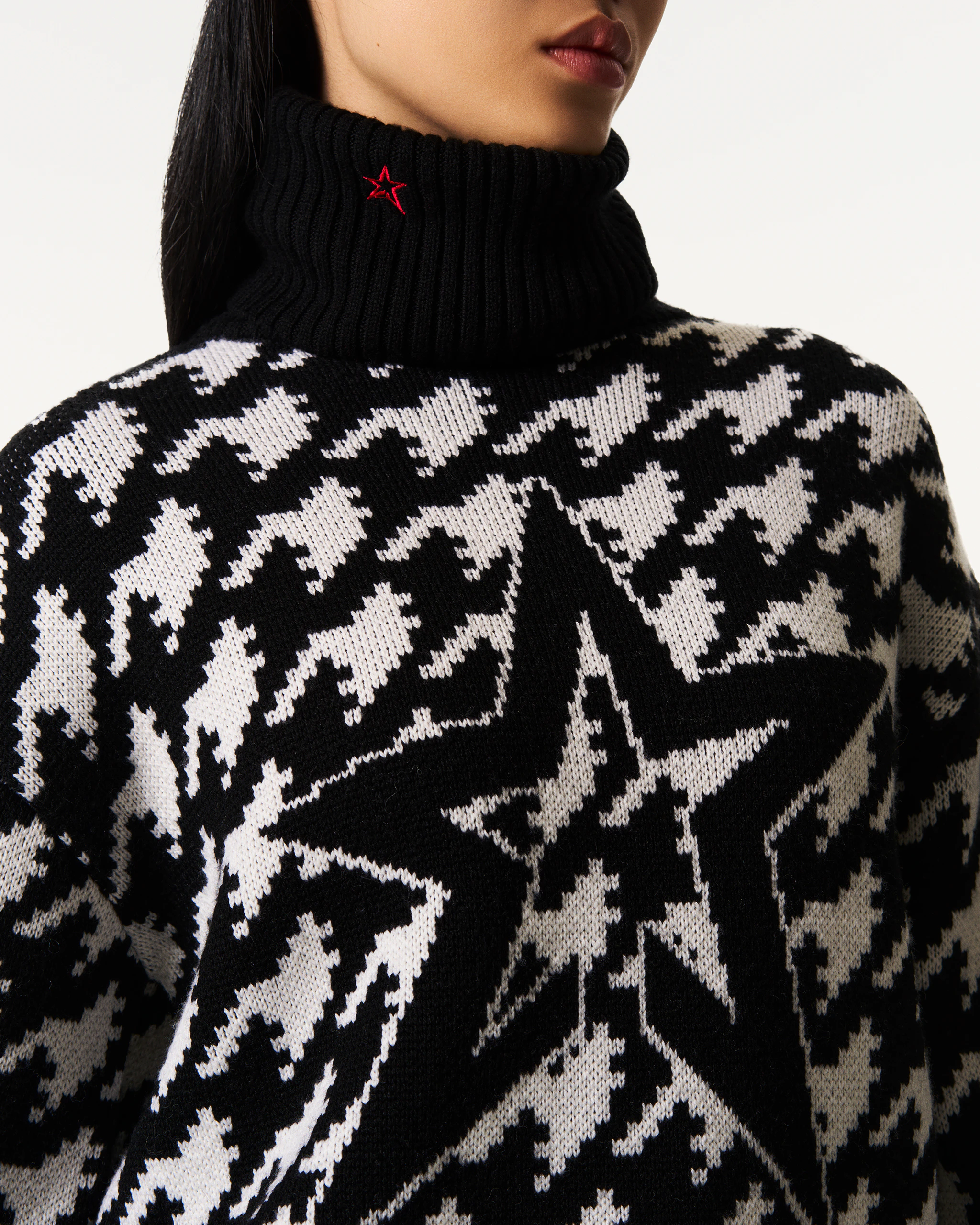 Chunky Houndstooth Merino Wool Sweater 3