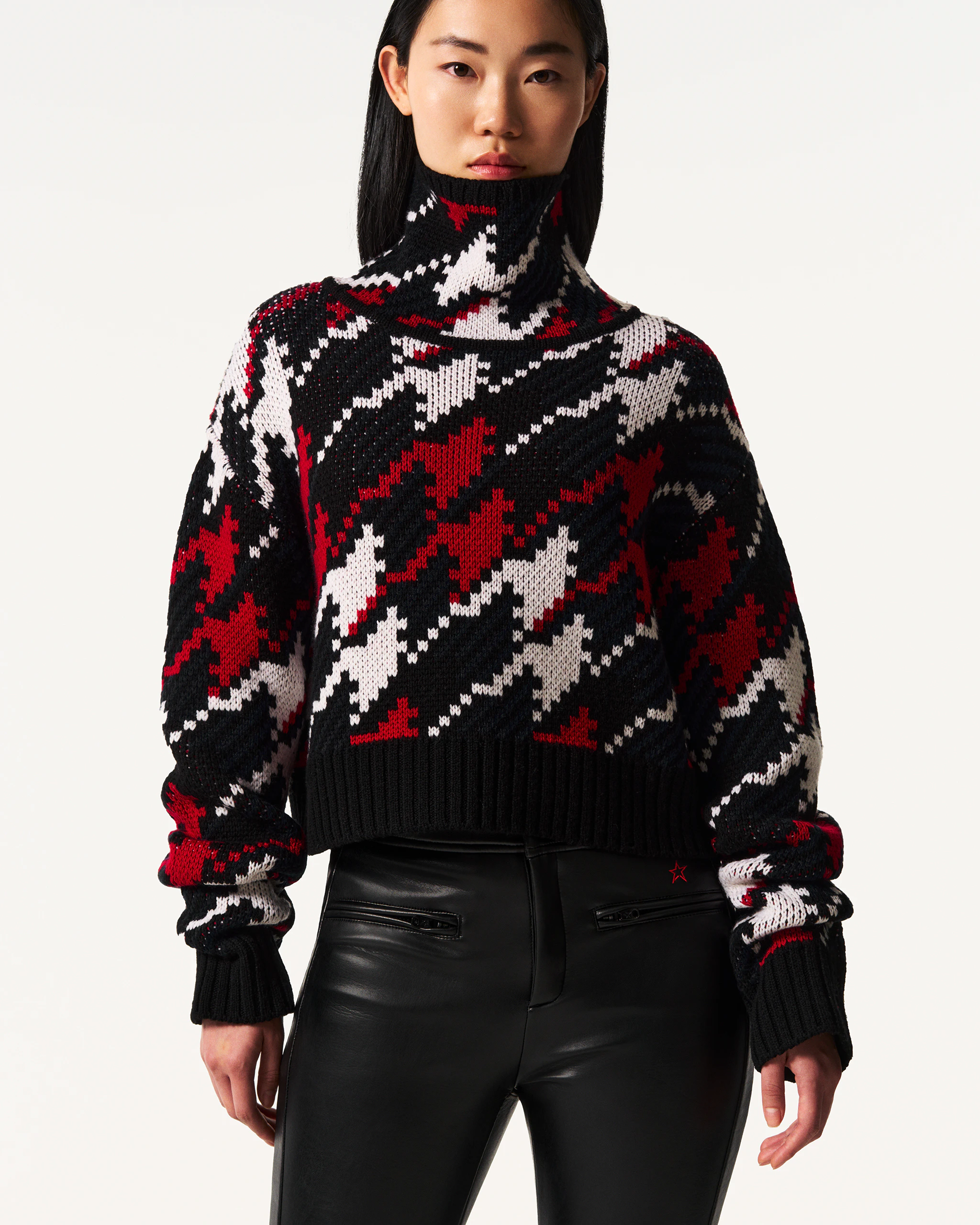 Houndstooth Merino Wool Turtleneck Sweater | Perfect Moment