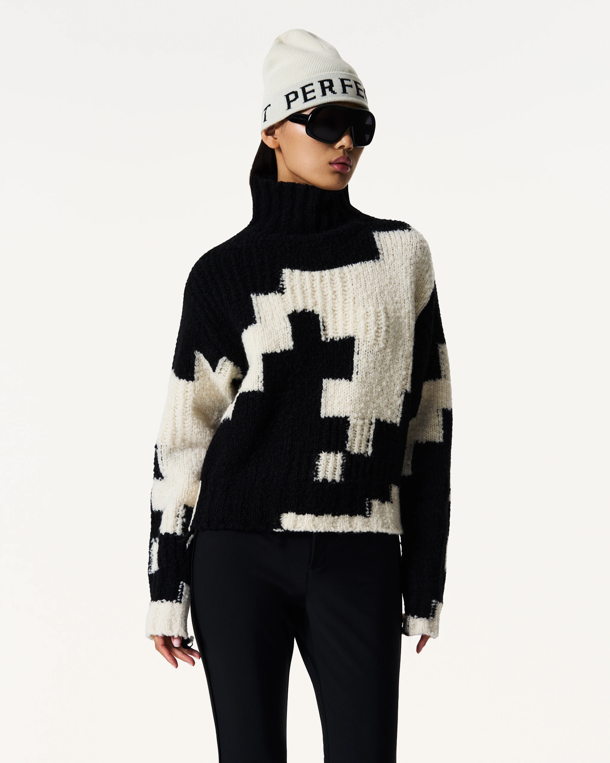 Chunky Wool Cropped Sweater 2